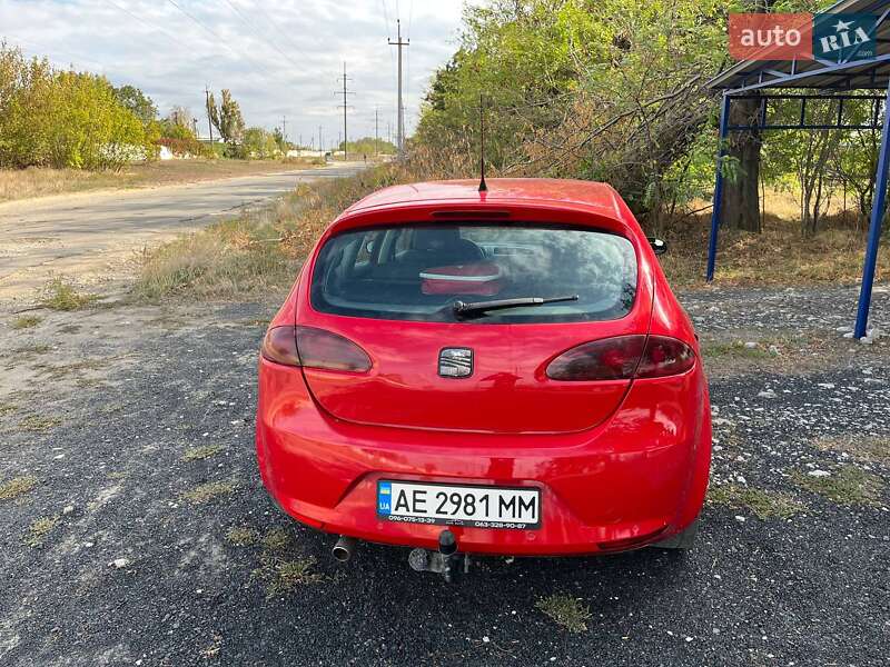 Хетчбек SEAT Leon 2005 в Дніпрі