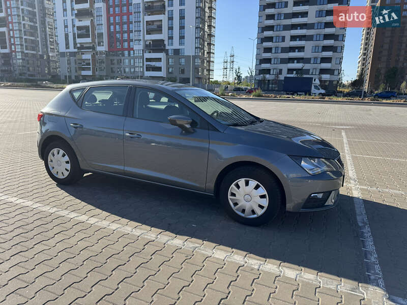 Хэтчбек SEAT Leon 2017 в Киеве