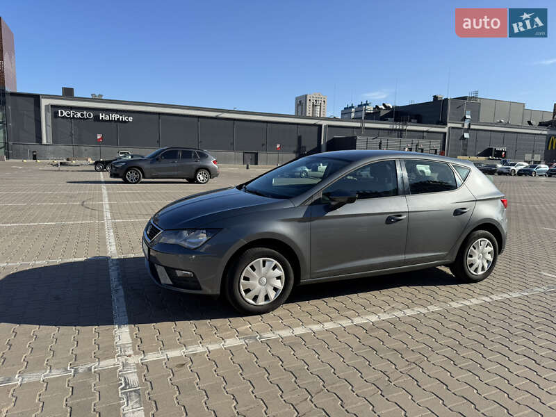 Хэтчбек SEAT Leon 2017 в Киеве