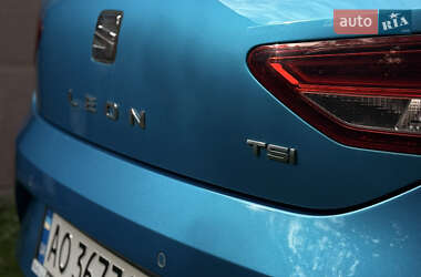 Хэтчбек SEAT Leon 2015 в Ужгороде