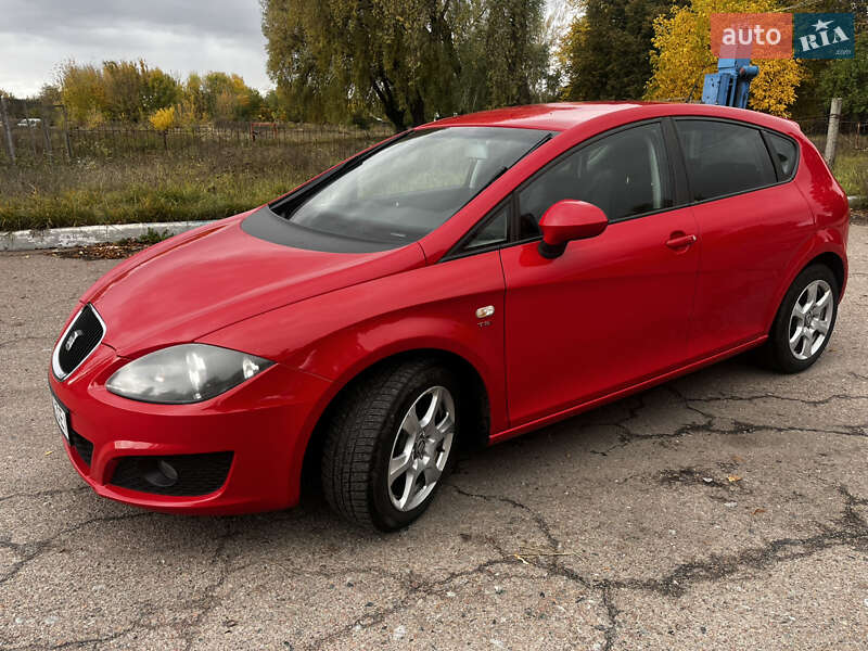 Хэтчбек SEAT Leon 2010 в Чернигове