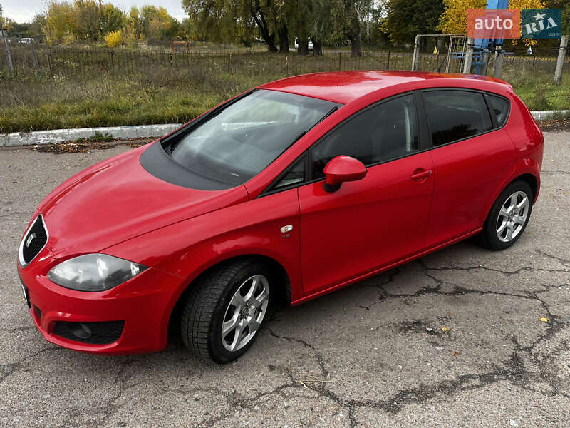 Хэтчбек SEAT Leon 2010 в Чернигове