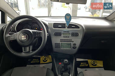 Хэтчбек SEAT Leon 2006 в 