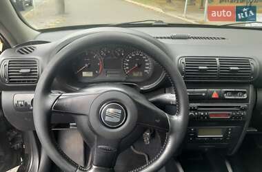 Хэтчбек SEAT Leon 2004 в 