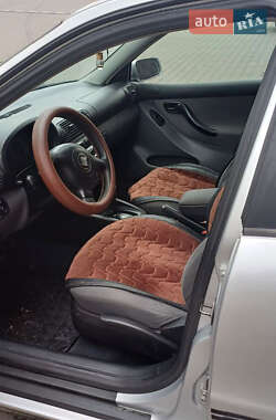 Хэтчбек SEAT Leon 2003 в 