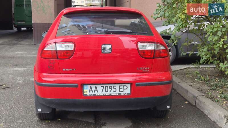 Хэтчбек SEAT Leon 2003 в Киеве