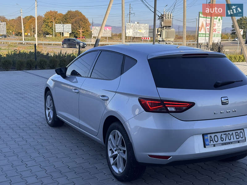 Хэтчбек SEAT Leon 2013 в Хусте