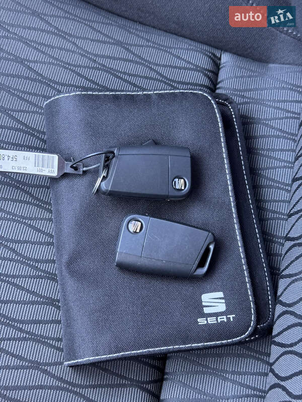 Хэтчбек SEAT Leon 2013 в Хусте