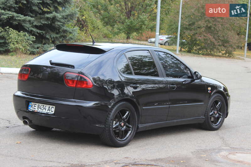 Хэтчбек SEAT Leon 2004 в Днепре