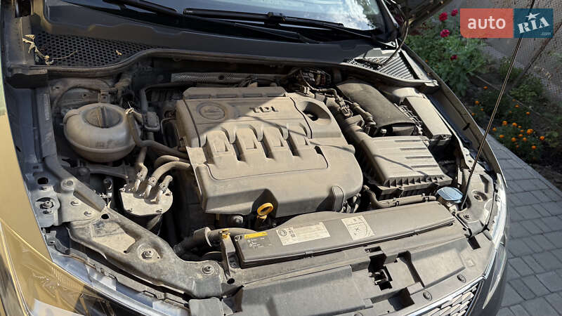 Универсал SEAT Leon 2014 в Новомосковске фото 15 Универсал SEAT Leon 2014 в Новомосковске