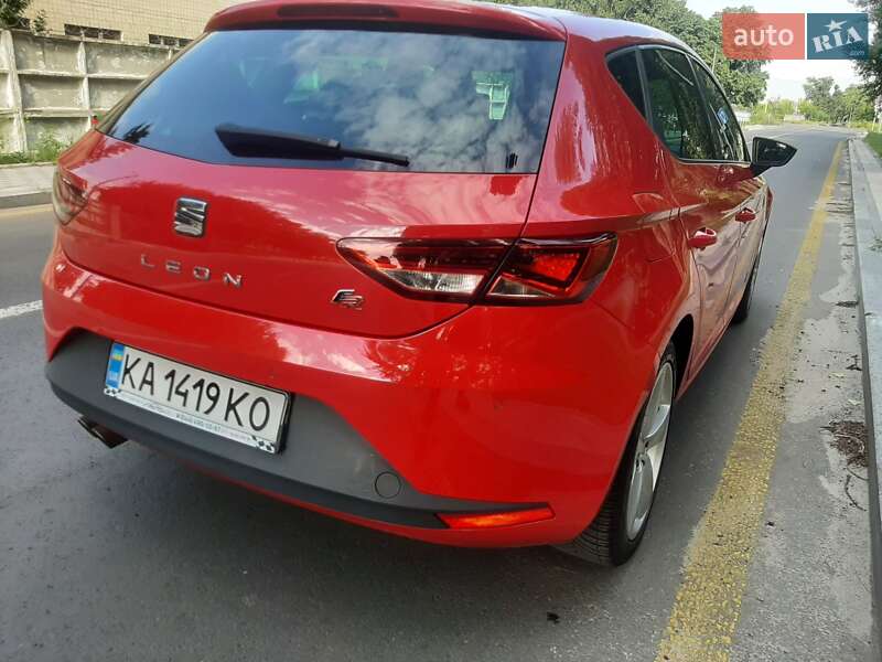 Хэтчбек SEAT Leon 2013 в Киеве