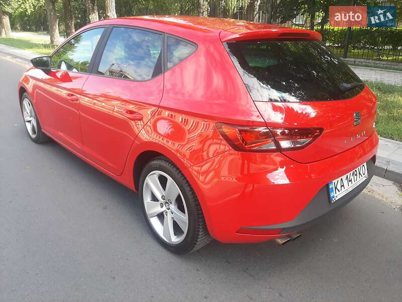 Хэтчбек SEAT Leon 2013 в Киеве