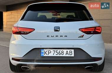 Хэтчбек SEAT Leon 2016 в Киеве