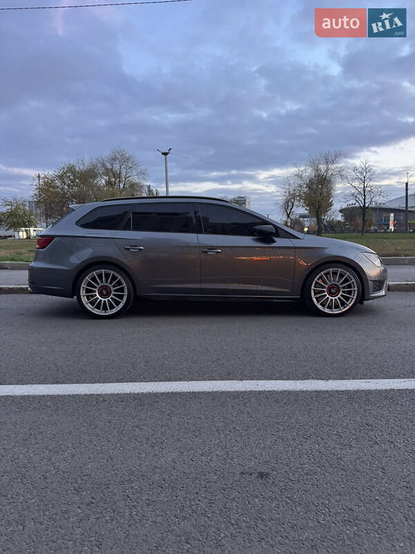 Хетчбек SEAT Leon 2016 в Харкові