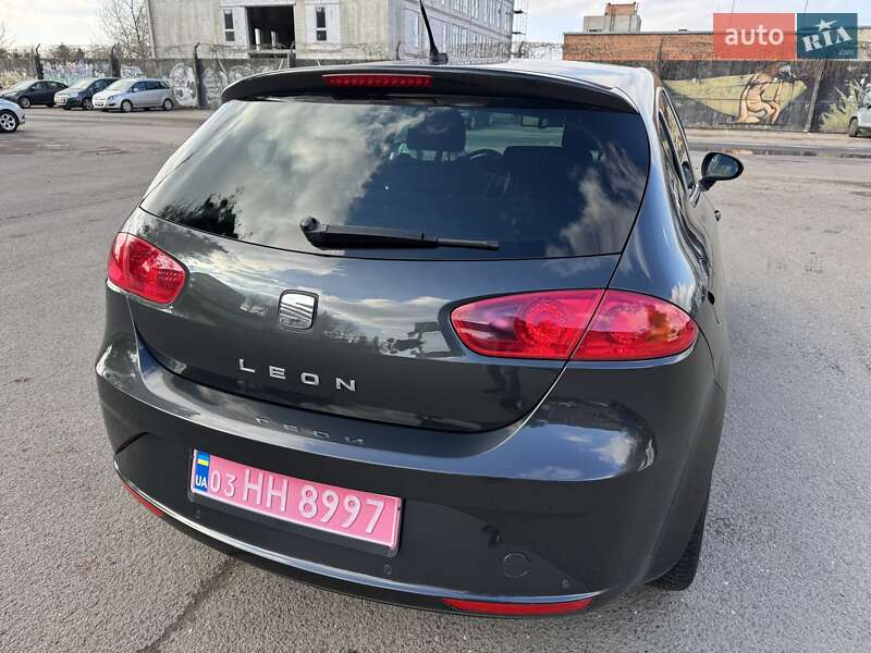 Хетчбек SEAT Leon 2010 в Луцьку