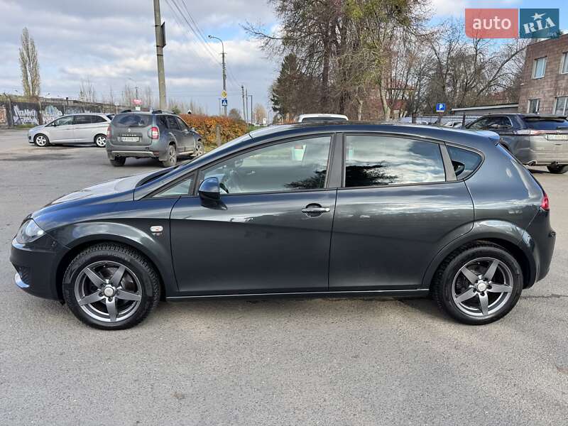 Хетчбек SEAT Leon 2010 в Луцьку
