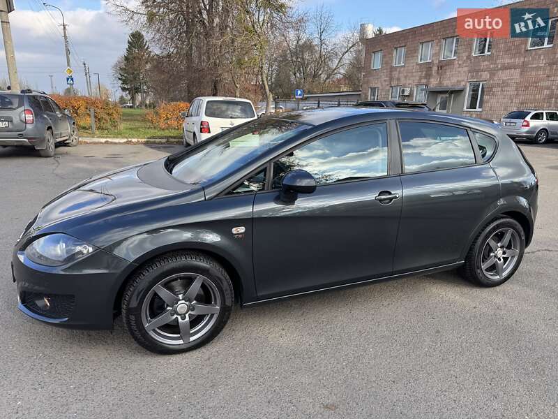 Хетчбек SEAT Leon 2010 в Луцьку