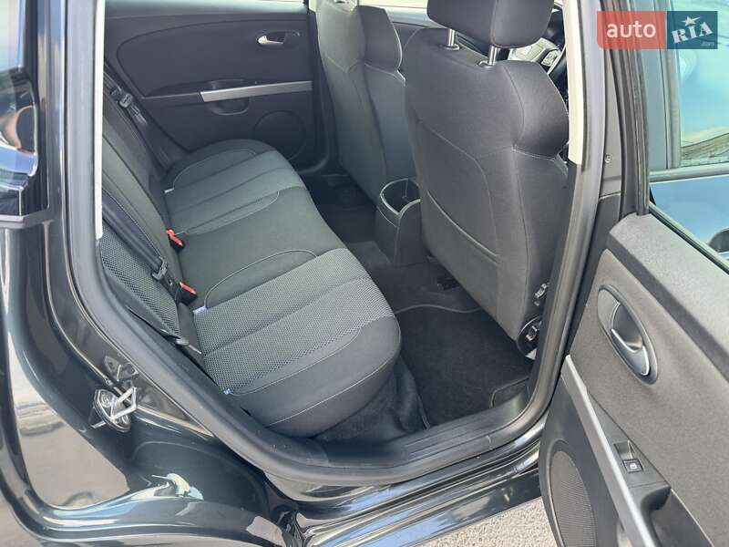 Хетчбек SEAT Leon 2010 в Луцьку