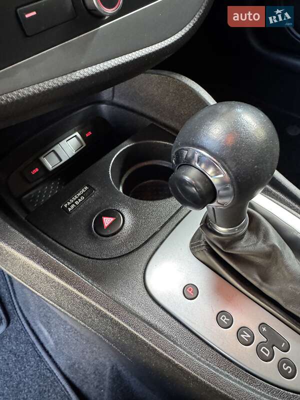 Хетчбек SEAT Leon 2010 в Луцьку