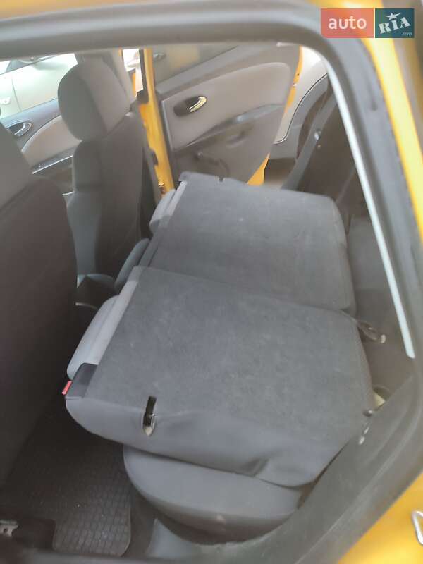 Хэтчбек SEAT Leon 2007 в Киеве