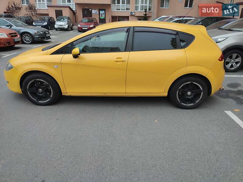 Хэтчбек SEAT Leon 2007 в Киеве