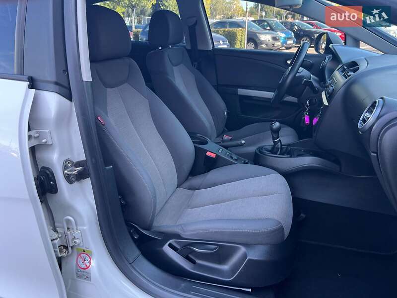 Хэтчбек SEAT Leon 2011 в Киеве фото 10 Хэтчбек SEAT Leon 2011 в Киеве