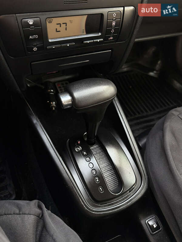 Хетчбек SEAT Leon 2003 в Чернігові фото 24 Хетчбек SEAT Leon 2003 в Чернігові