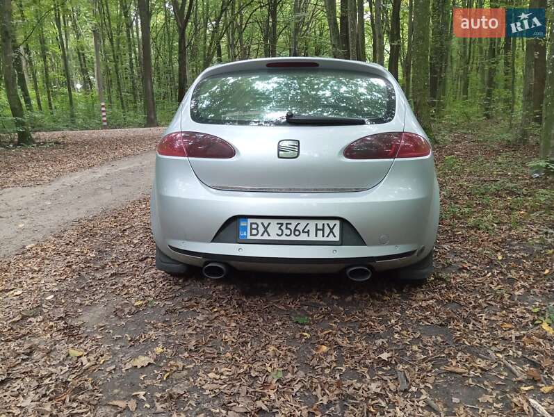 Хэтчбек SEAT Leon 2006 в Староконстантинове