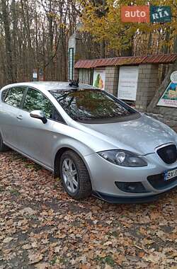 Хэтчбек SEAT Leon 2006 в Староконстантинове