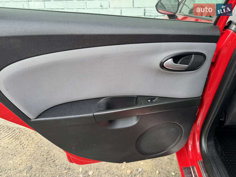 Хетчбек SEAT Leon 2011 в Києві фото 19 Хетчбек SEAT Leon 2011 в Києві