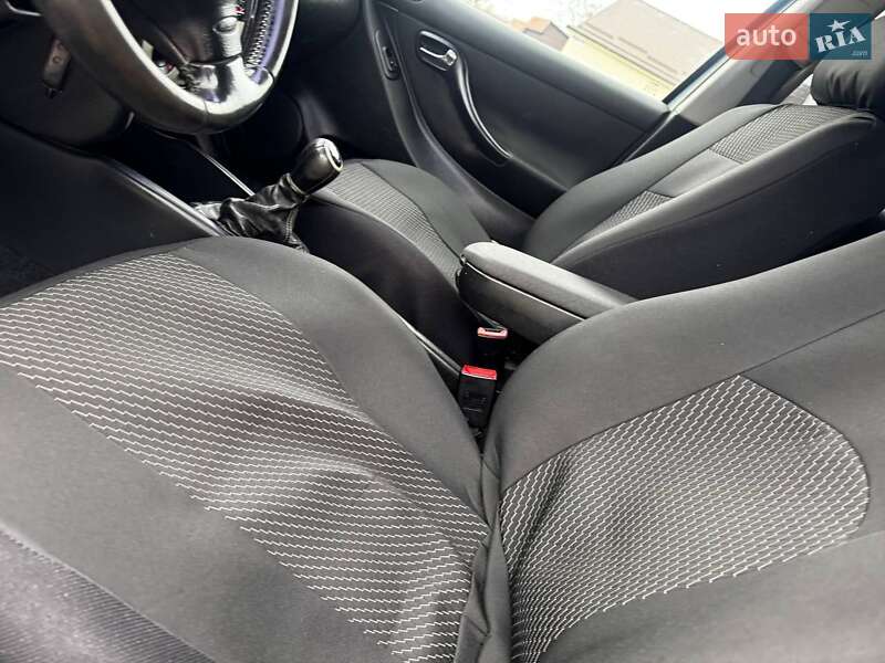 Хэтчбек SEAT Leon 2004 в Ахтырке фото 37 Хэтчбек SEAT Leon 2004 в Ахтырке