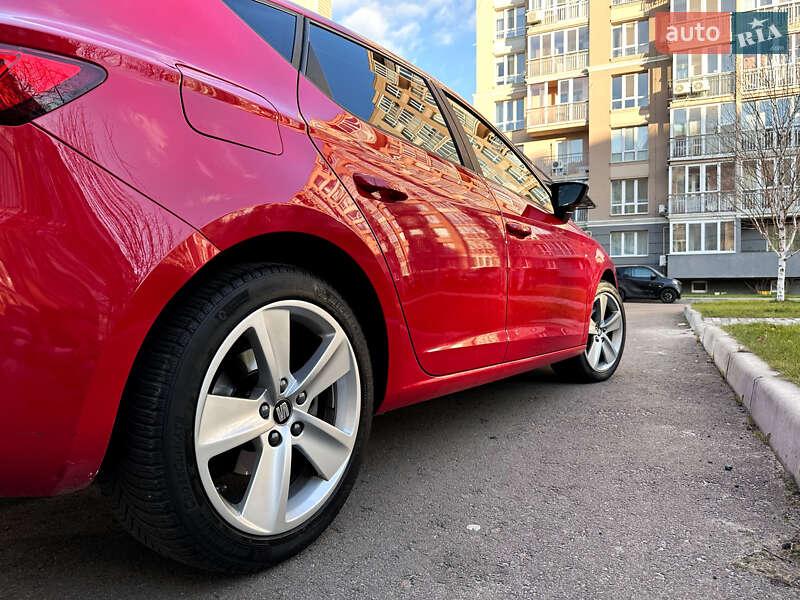 Хэтчбек SEAT Leon 2013 в Киеве фото 10 Хэтчбек SEAT Leon 2013 в Киеве