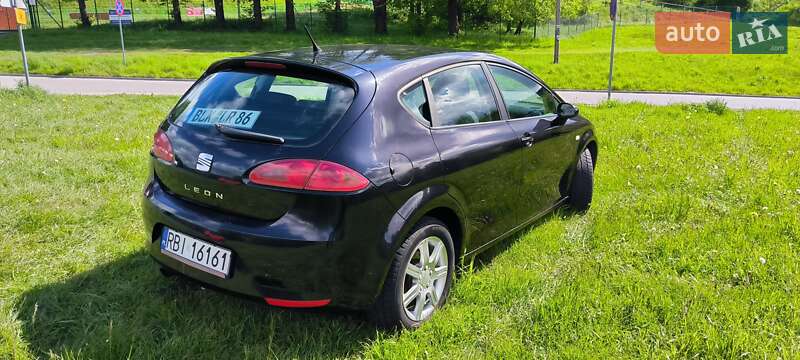 Хэтчбек SEAT Leon 2007 в Хырове