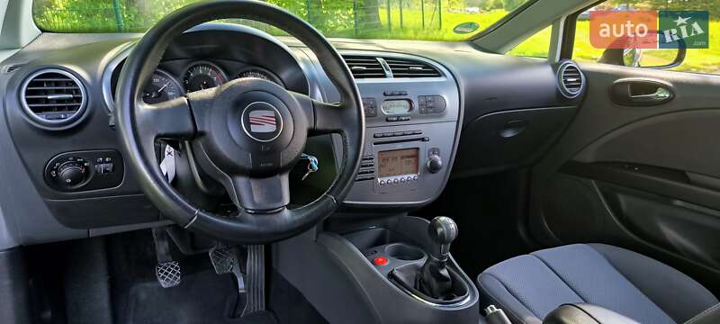 Хэтчбек SEAT Leon 2007 в Хырове