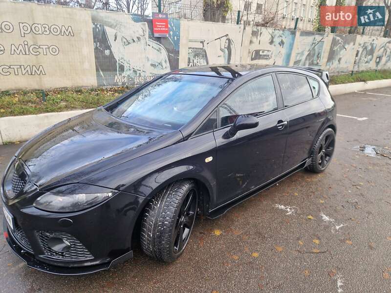 Хэтчбек SEAT Leon 2007 в Киеве