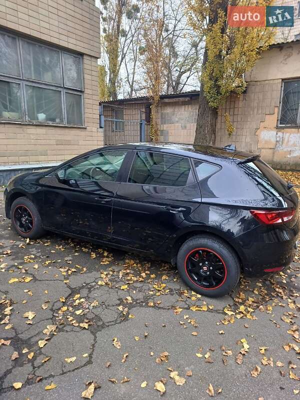 Хэтчбек SEAT Leon 2013 в Киеве
