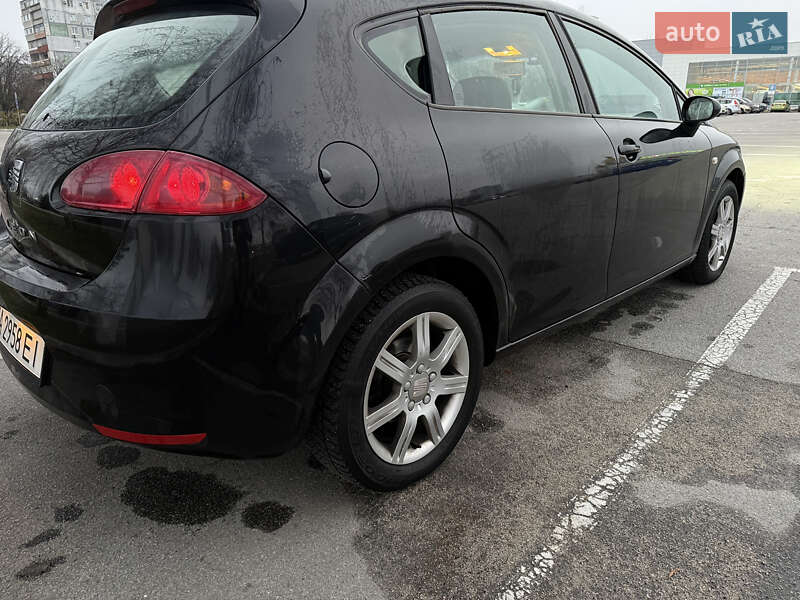 Хетчбек SEAT Leon 2006 в Запоріжжі