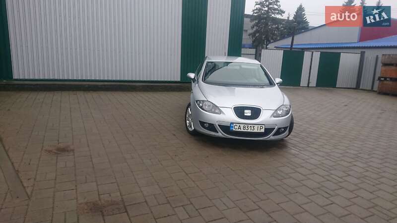 Хетчбек SEAT Leon 2008 в Черкасах