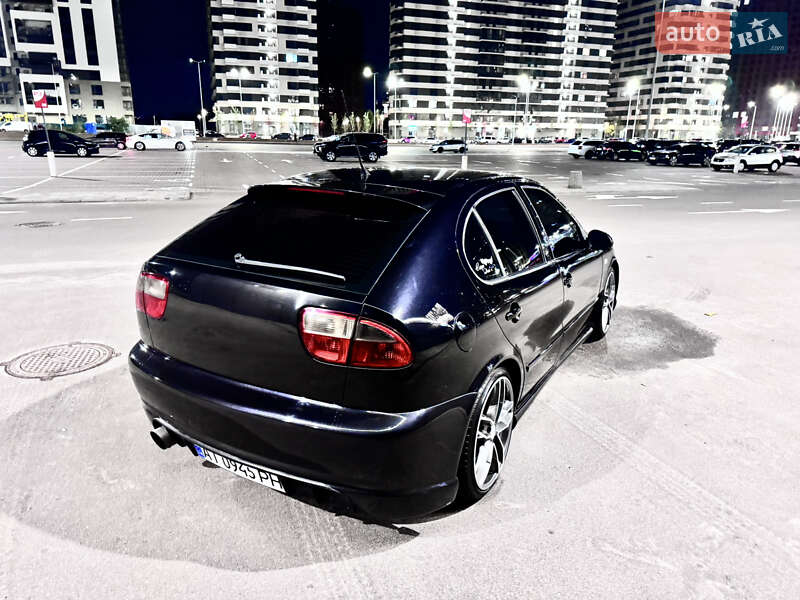 Хэтчбек SEAT Leon 2004 в Киеве