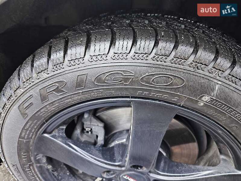 Хэтчбек SEAT Leon 2013 в Лубнах