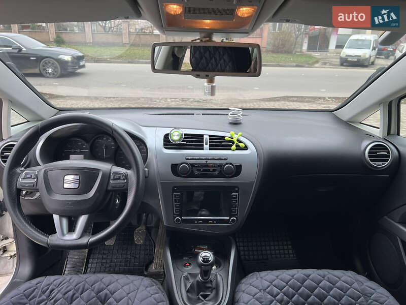 Хетчбек SEAT Leon 2009 в Івано-Франківську