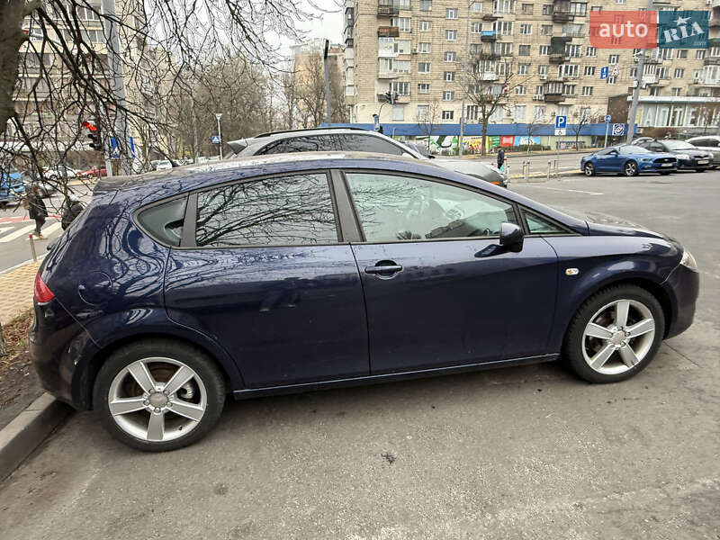 Хэтчбек SEAT Leon 2006 в Киеве