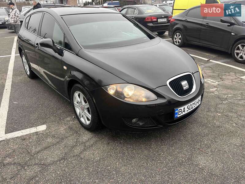 Хэтчбек SEAT Leon 2006 в Софиевской Борщаговке