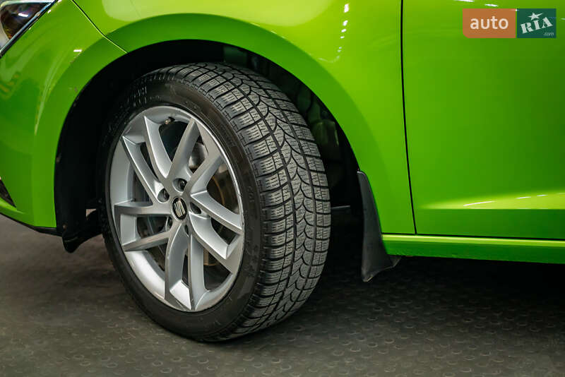 Хэтчбек SEAT Leon 2016 в Киеве