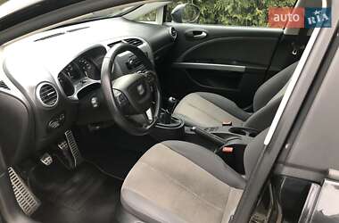 Хэтчбек SEAT Leon 2010 в Львове