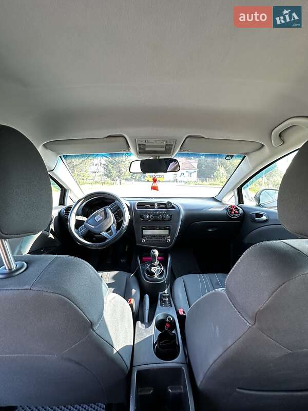 Хэтчбек SEAT Leon 2011 в Львове