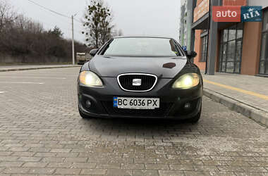 Хэтчбек SEAT Leon 2010 в Львове