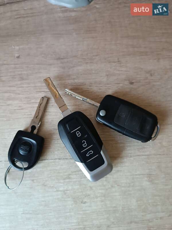 Хэтчбек SEAT Leon 2006 в Стрые фото 34 Хэтчбек SEAT Leon 2006 в Стрые