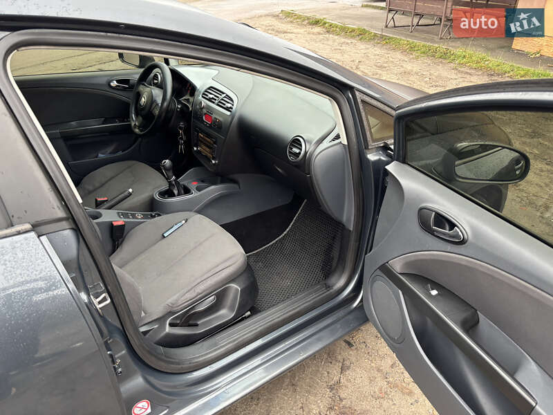 Хетчбек SEAT Leon 2006 в Києві фото 6 Хетчбек SEAT Leon 2006 в Києві