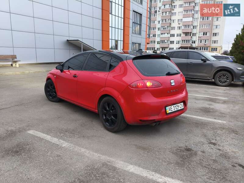 Хэтчбек SEAT Leon 2008 в Днепре